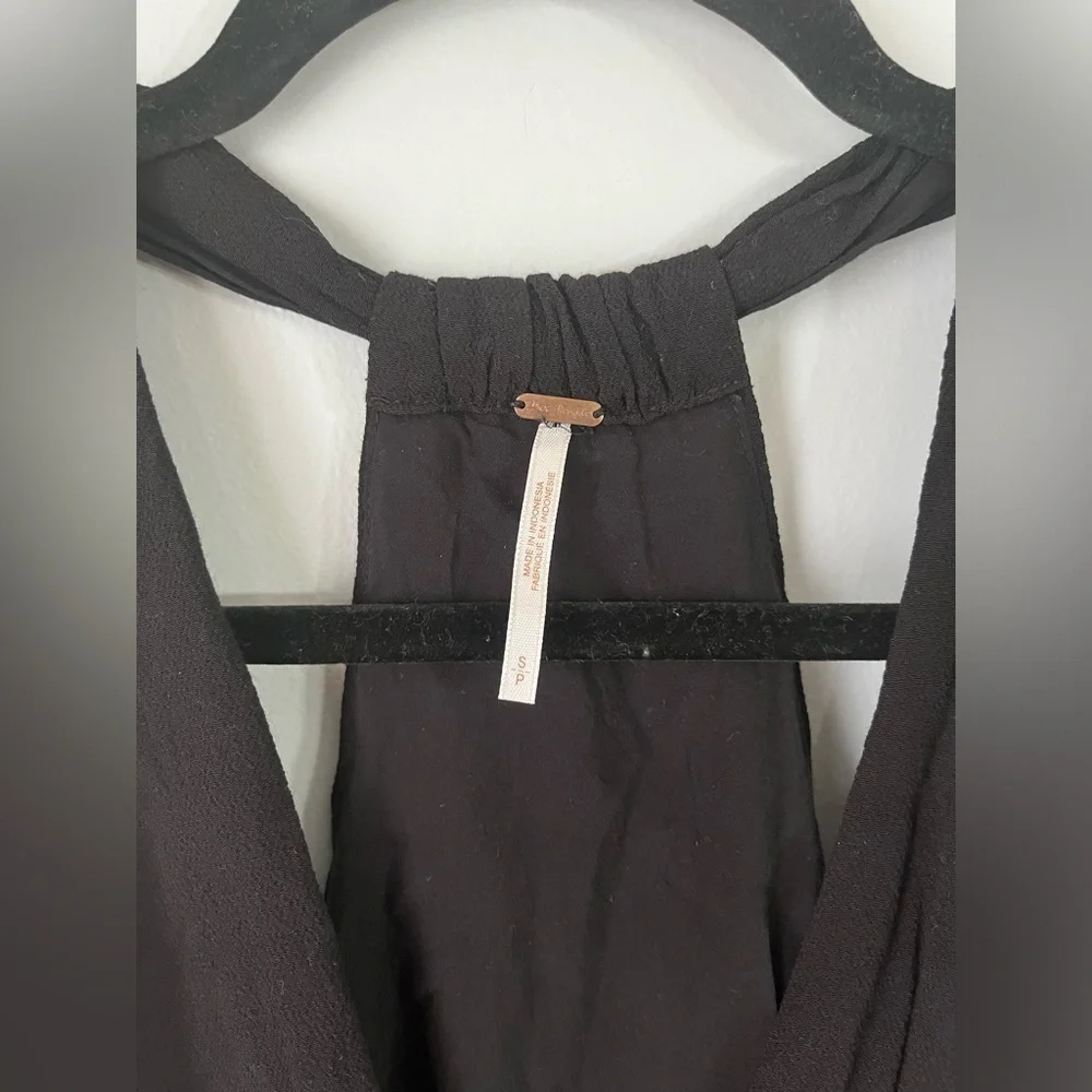 Free People women’s small black vneck sleeveless fall layering tank top